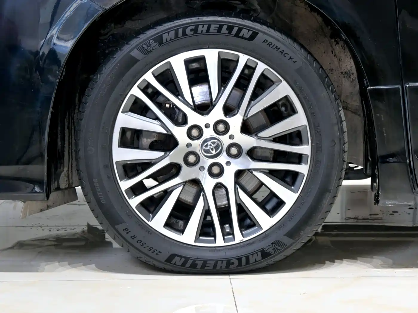 Toyota Alphard 2015 3.5L Premium Edition фото 33