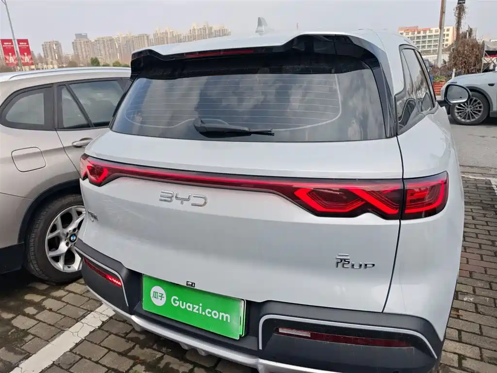BYD Yuan UP 2024 401KM Leading Edition фото 6