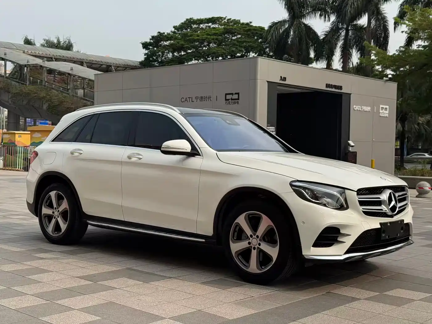 Mercedes-Benz GLC 2017 GLC 260 4MATIC Luxury фото 3