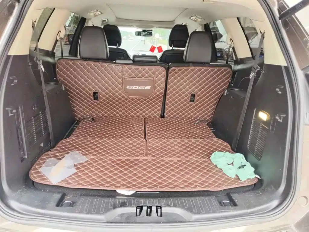 Photo 4 - Ford Edge