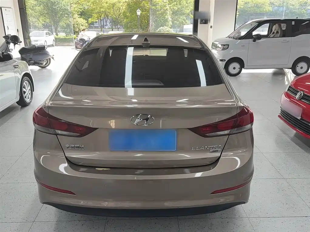 Hyundai Elantra 2016 Model 1.6L Automatic Smart Elite фото 5