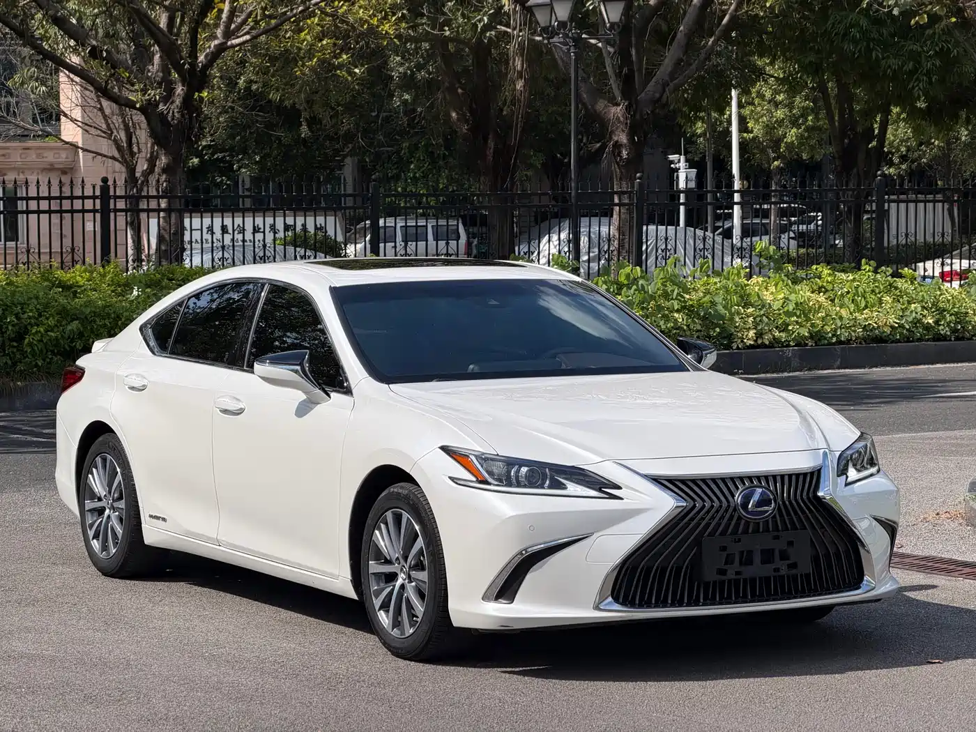Lexus ES 2020 Model 300h Excellence Edition фото 16
