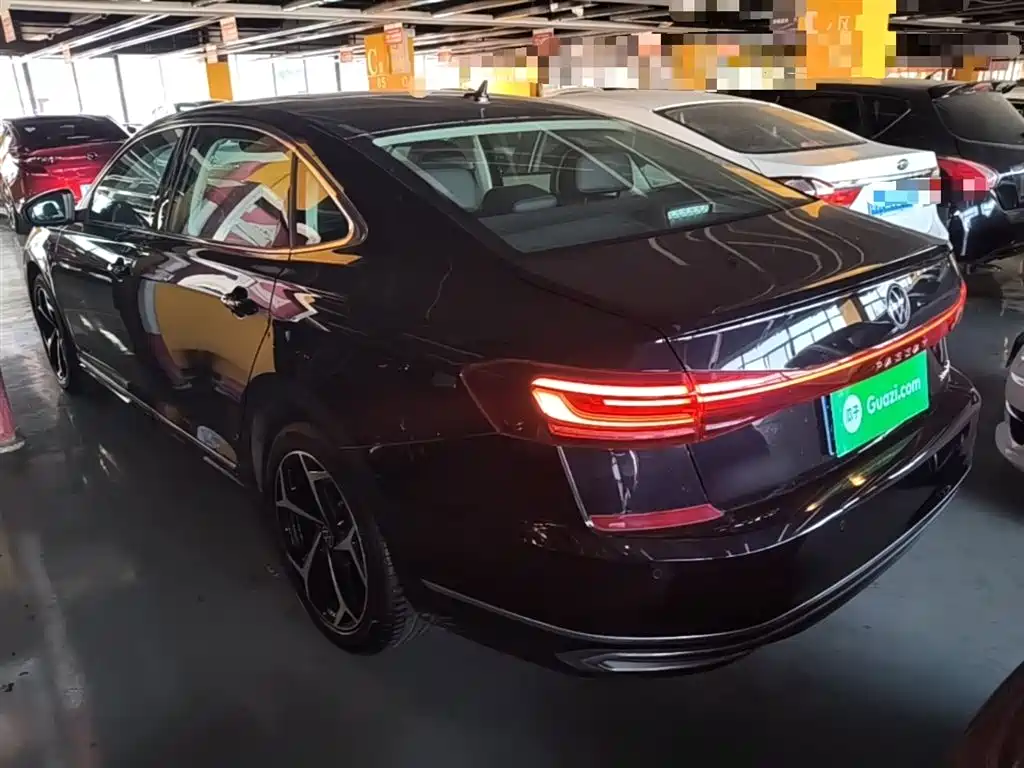Volkswagen Passat 2024 330TSI Starlight Elite Edition фото 5