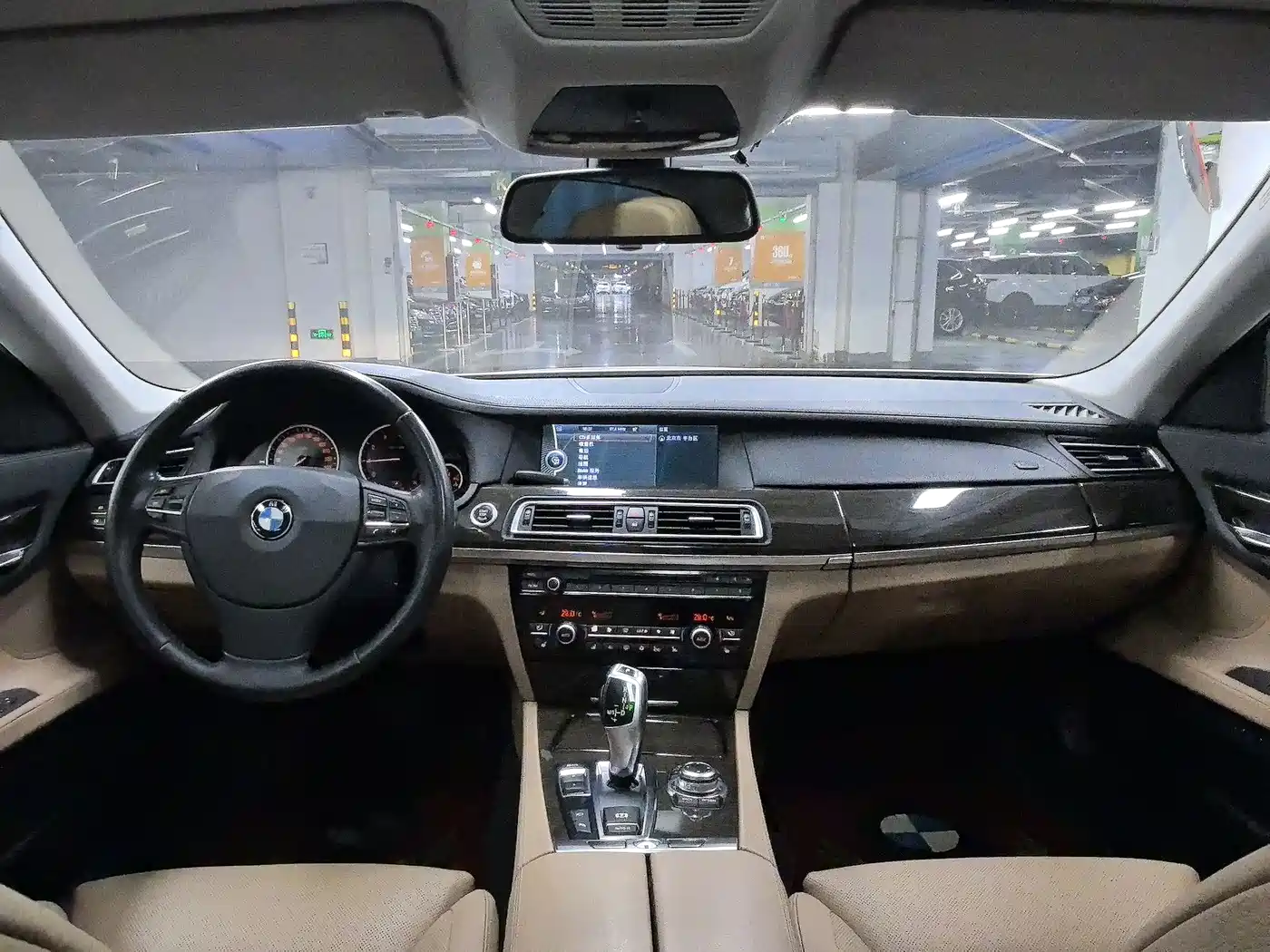 BMW 7 Series 2009 730Li Luxury фото 8