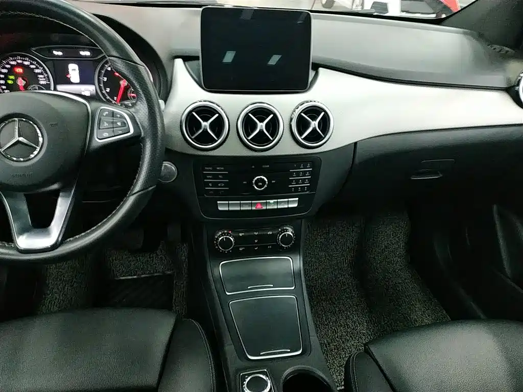 Mercedes-Benz B-Class 2017 B 200 Dynamic фото 9