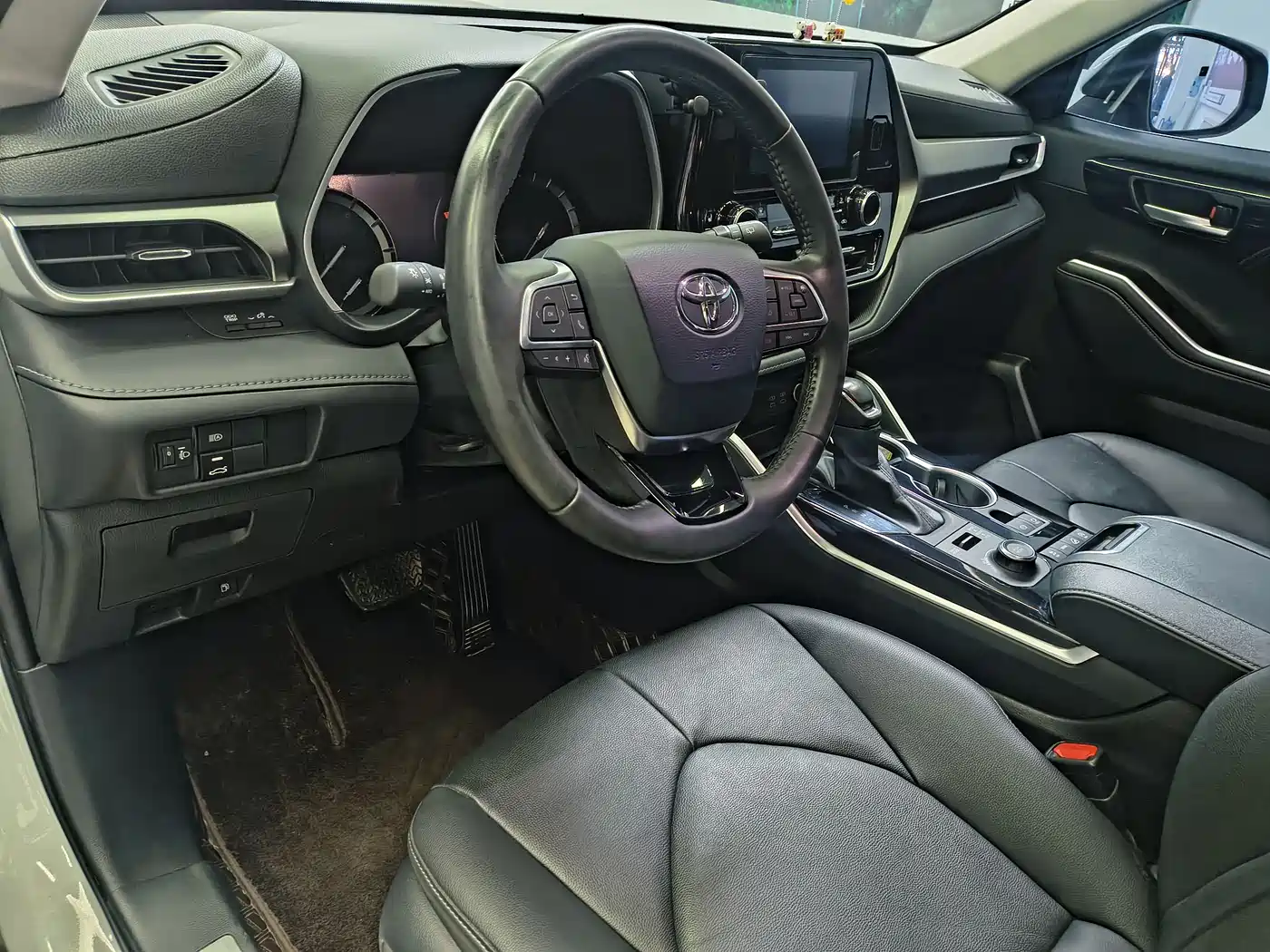 Toyota Highlander 2022 380T 4WD Luxury 7-Seater фото 11