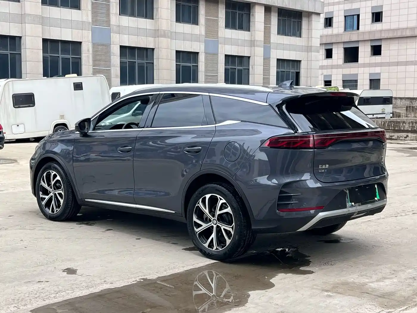 BYD Tang New Energy 2024 DM-i Glory Edition 112KM Deluxe фото 8