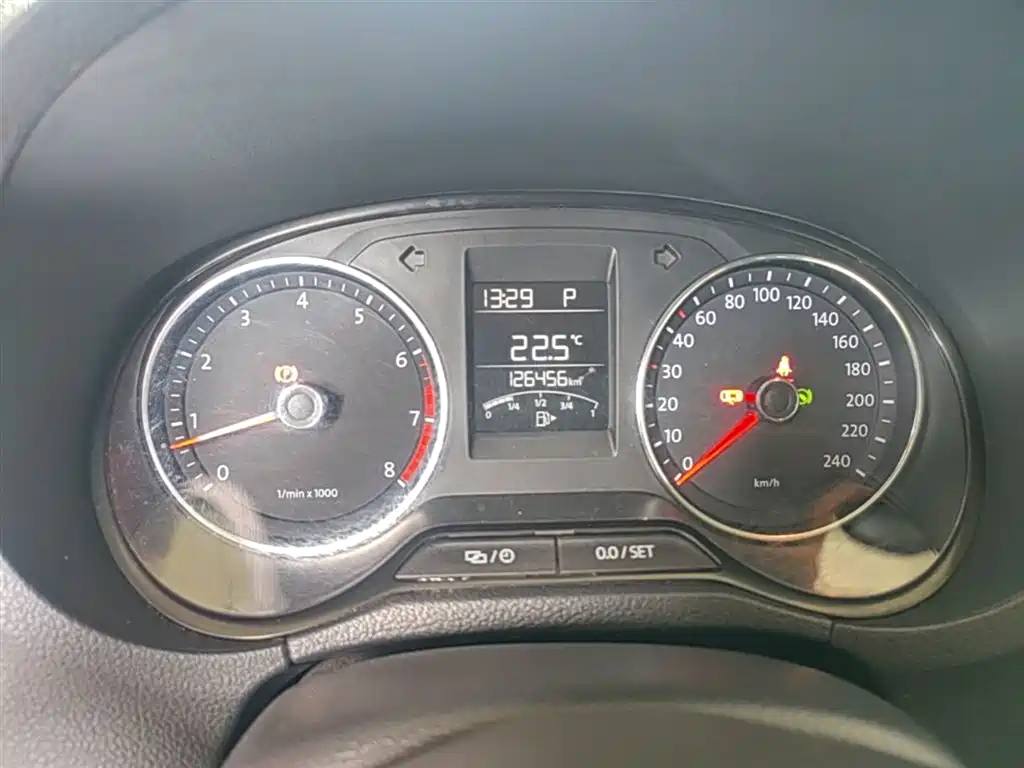 Volkswagen Polo 2014 1.6L Automatic Comfort Edition фото 8