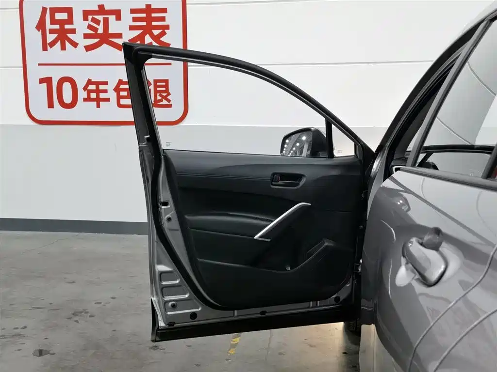 Toyota Corolla Cross 2024 Model 2.0L Pioneer Edition фото 8