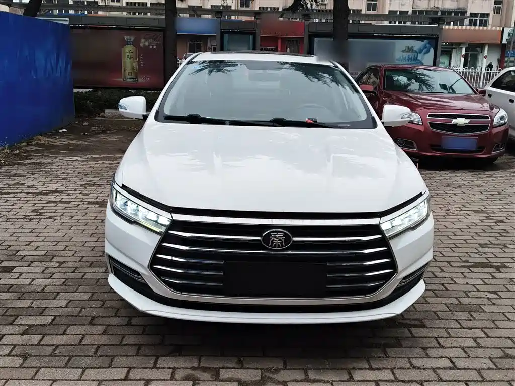 BYD Qin 2019 1.5L Automatic Prestige фото 3