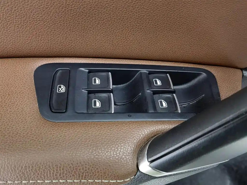 Volkswagen Golf (Import) 2014 1.4TSI Luxury Wagon фото 9
