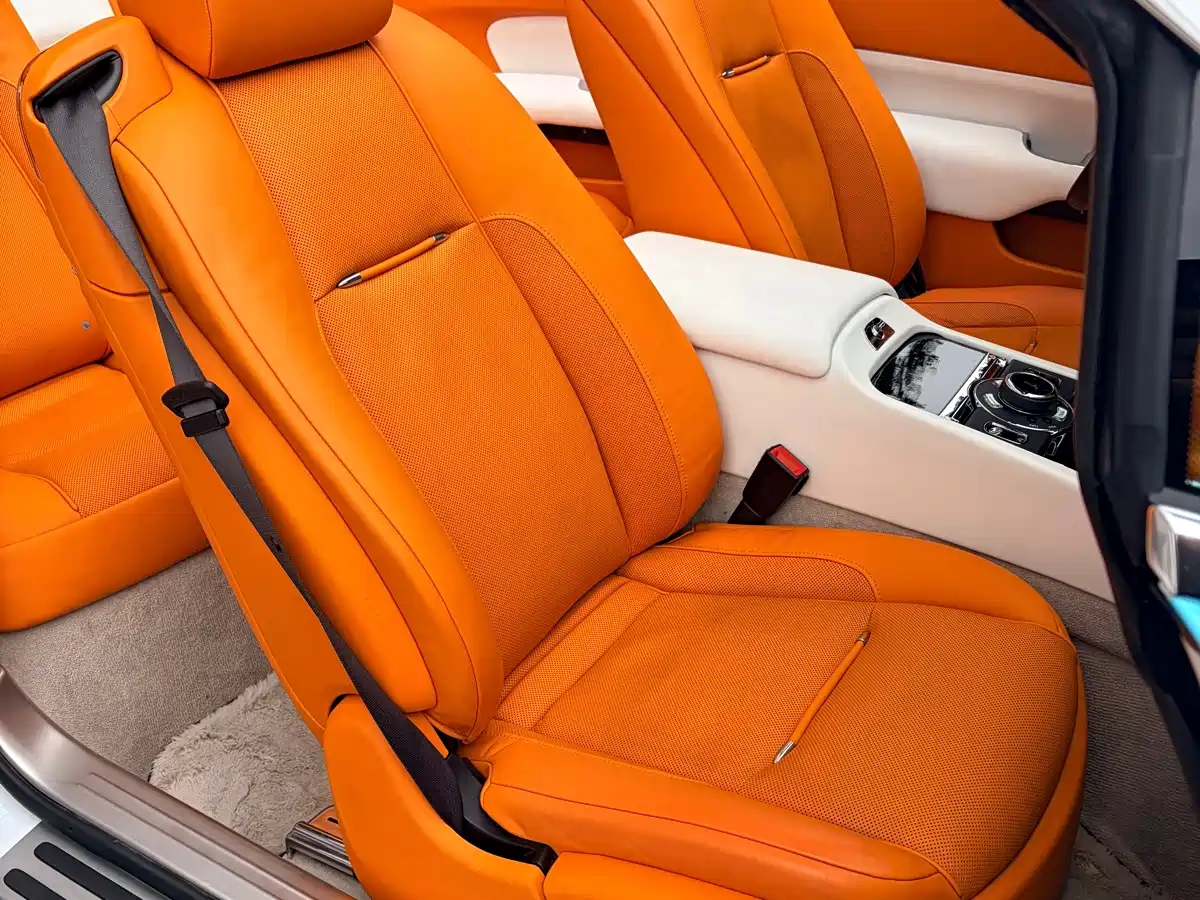 Фото 4 - Rolls-Royce Dawn