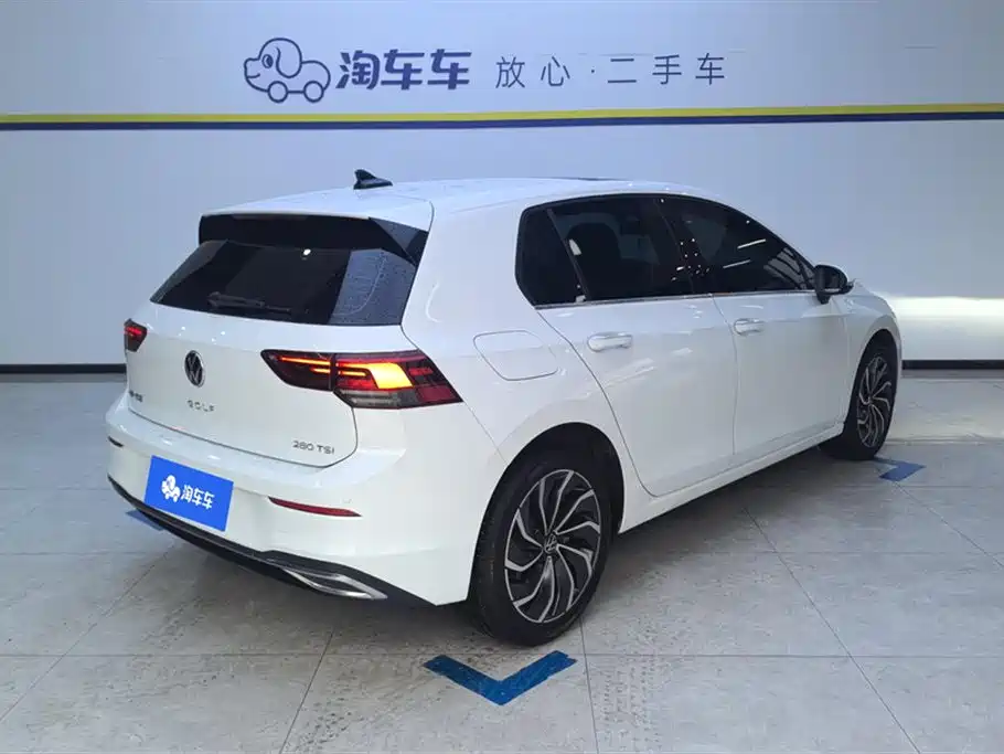 Volkswagen Golf 2023 Facelift 280TSI DSG Pro фото 3