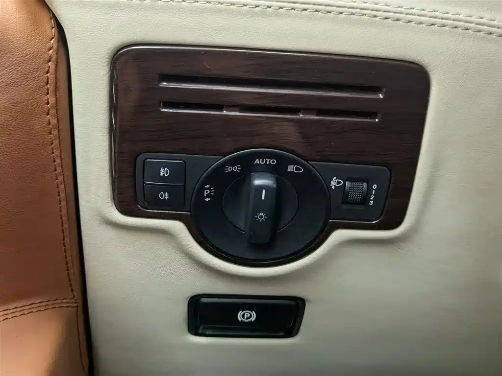 Mercedes-Benz Vito 2020 2.0T Elite Edition (7-seater) фото 21