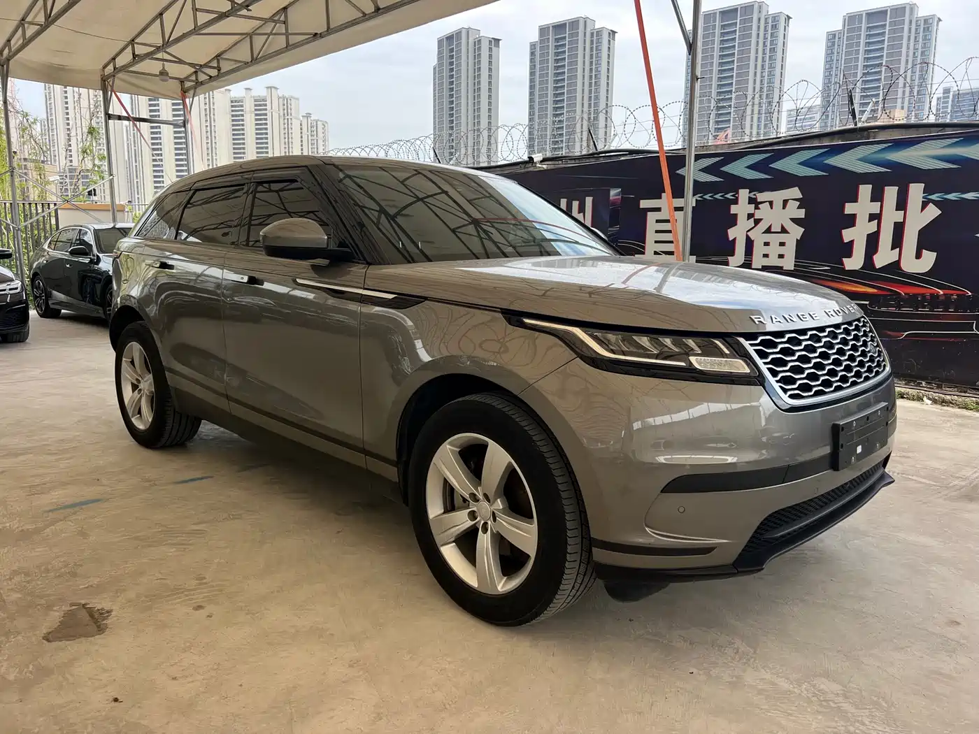 Land Rover Range Rover Velar 2020 P250 фото 16