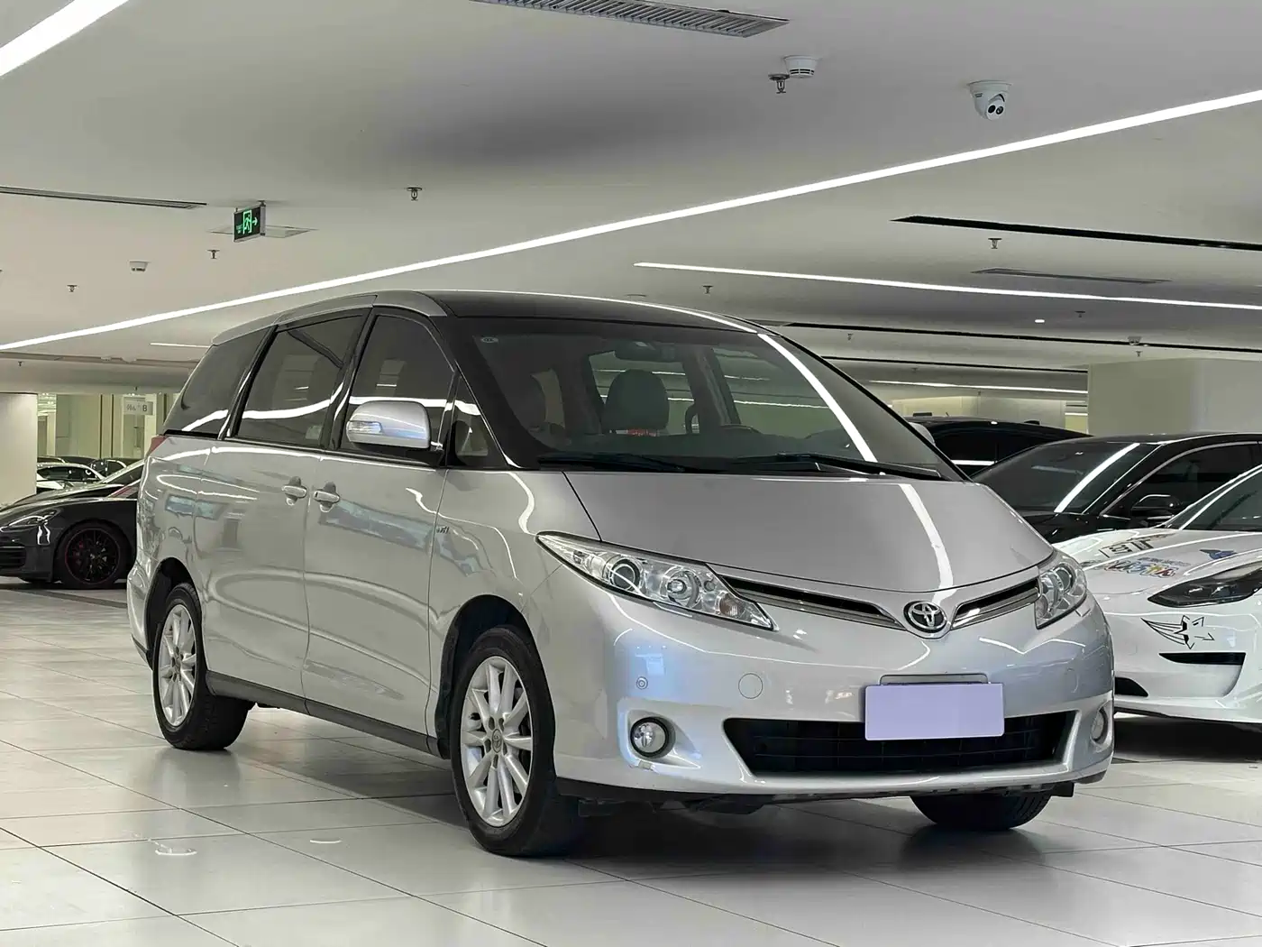 Toyota Previa 2012 2.4L 7-Seater Luxury Edition фото 3