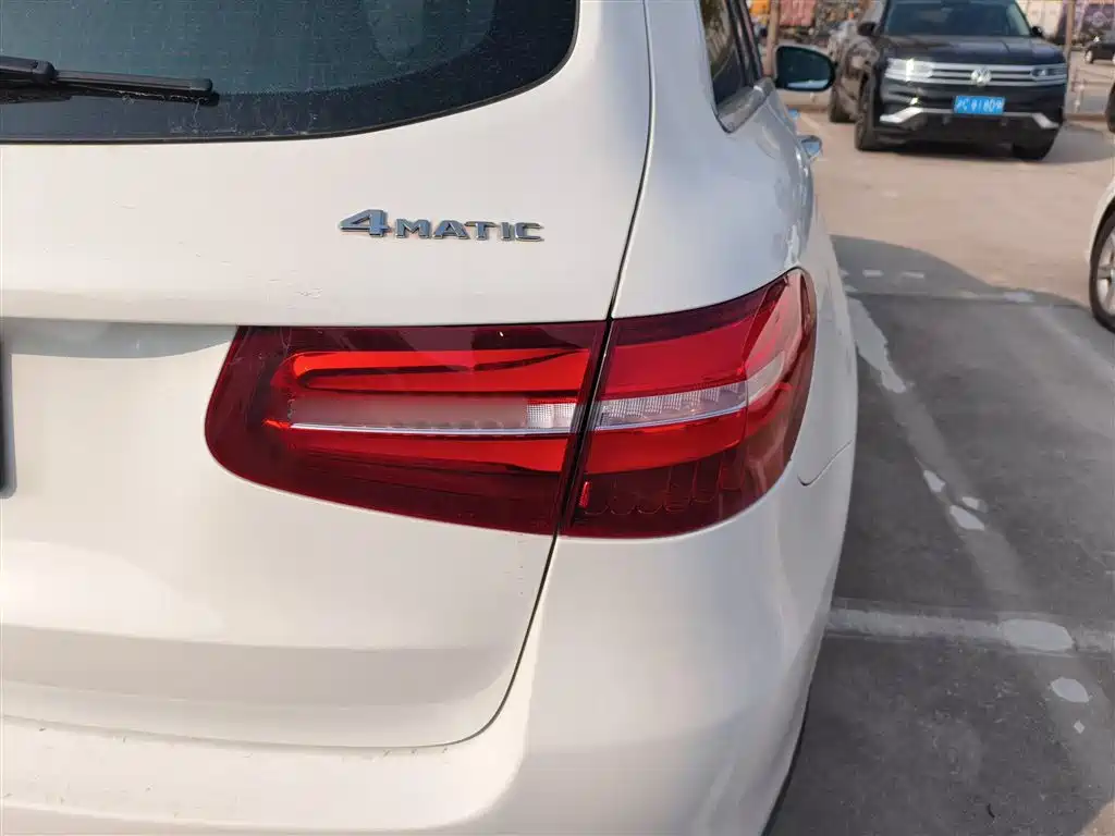 Mercedes-Benz GLC 2017 GLC 260 4MATIC Luxury фото 23