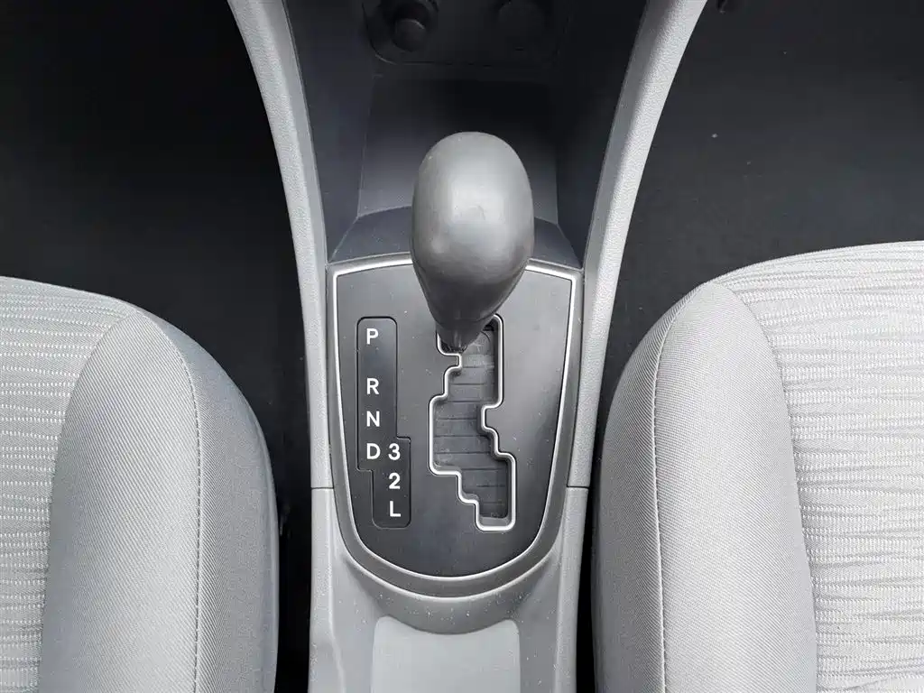 Hyundai Verna 2016 1.4L Automatic Smart GLS фото 13