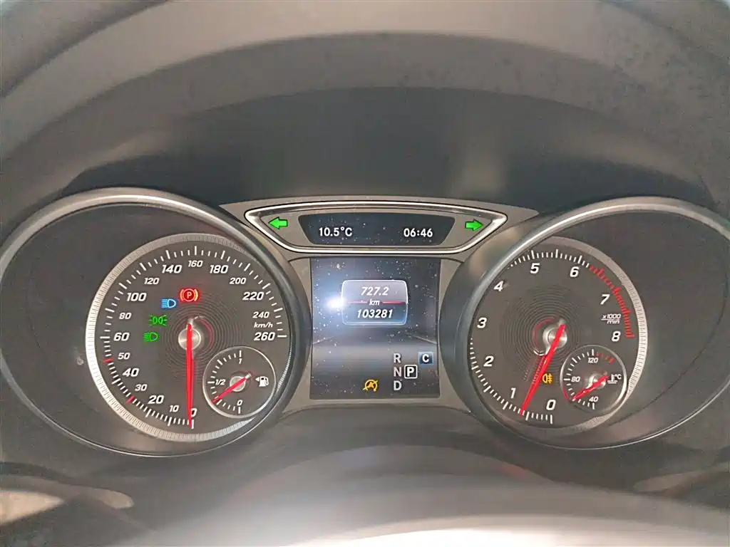 Mercedes-Benz GLA 2017 GLA 200 Dynamic фото 12