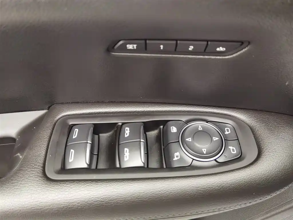 CADILLAC XT5