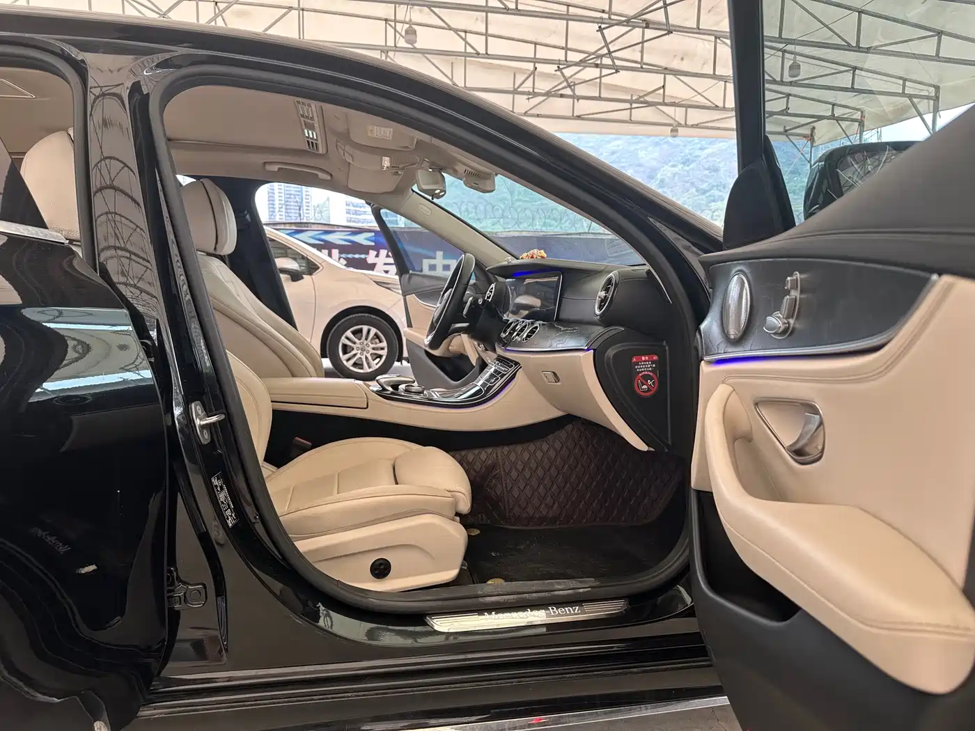 Mercedes-Benz E-Class 2016 E 200 L Sport Type фото 22