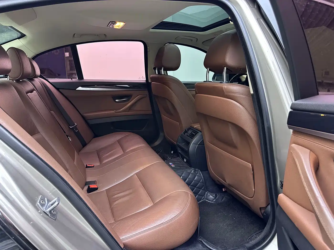 BMW 5 Series (Import) 2015 520i Elegance фото 11