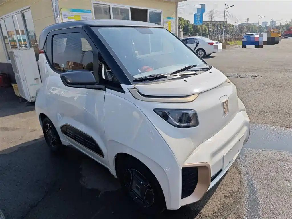 BAOJUN E200