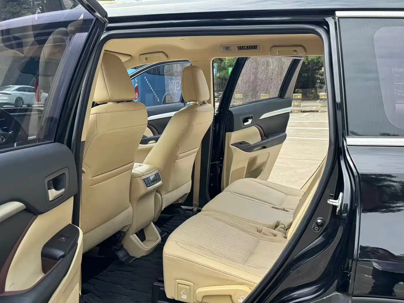 Toyota Highlander 2015 2.0T AWD Elite Edition 7-seater фото 7
