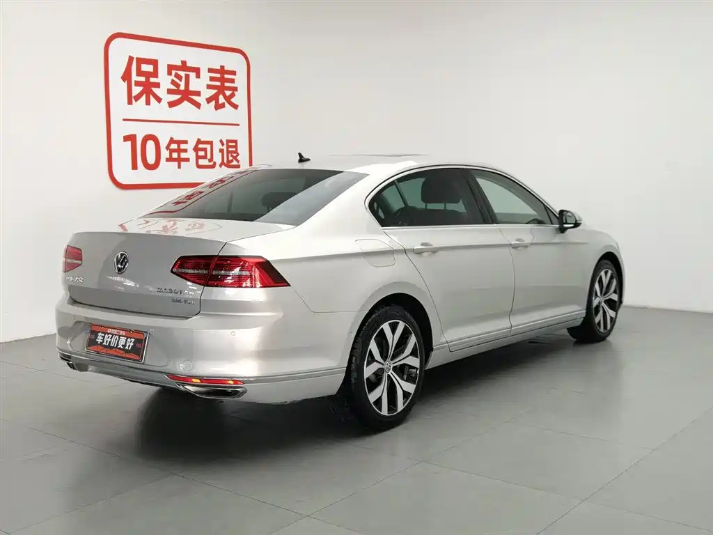 Volkswagen Magotan 2017 380TSI DSG Premium фото 2