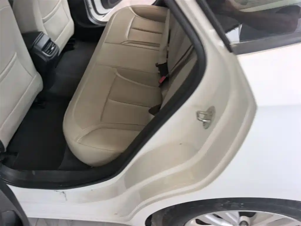 Buick Excelle 2019 15T Manual Elite Type China VI фото 17