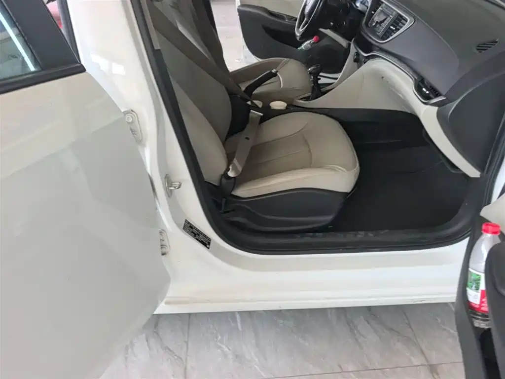 Buick Excelle 2019 15T Manual Elite Type China VI фото 25