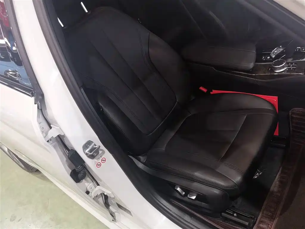 BMW 5 Series 2018 525Li M Sport Package фото 20