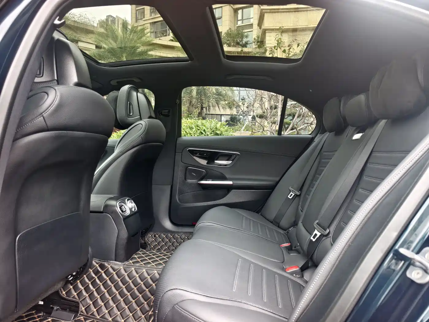 Mercedes-Benz C-Class 2025 C 260 L Sport Edition фото 10