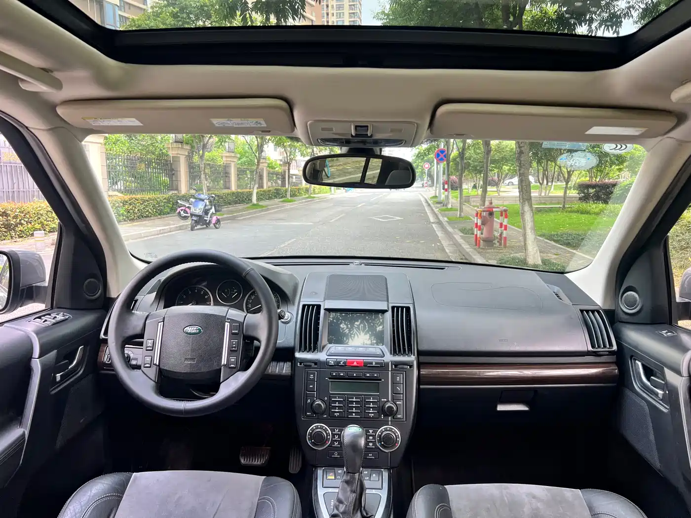 Land Rover Freelander 2 2012 2.0T Si4 SE Petrol фото 11