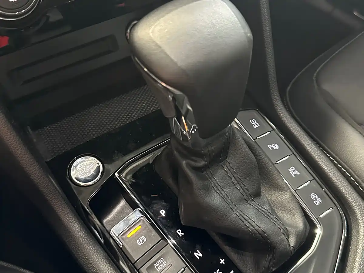 Volkswagen Tiguan L 2021 330TSI Automatic 2WD R-Line Premium фото 19