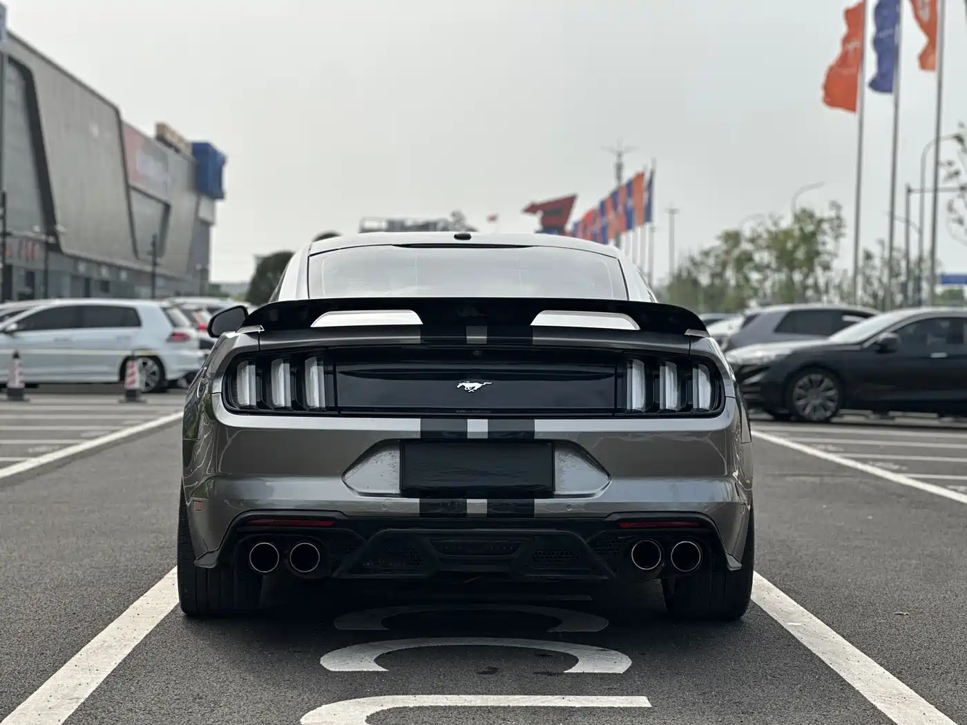 Ford Mustang 2017 2.3T Performance Edition фото 11
