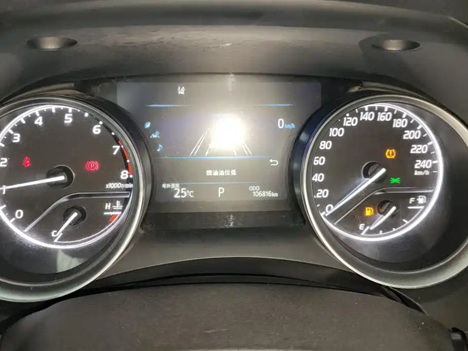 Toyota Camry 2018 2.5G Luxury Edition фото 14