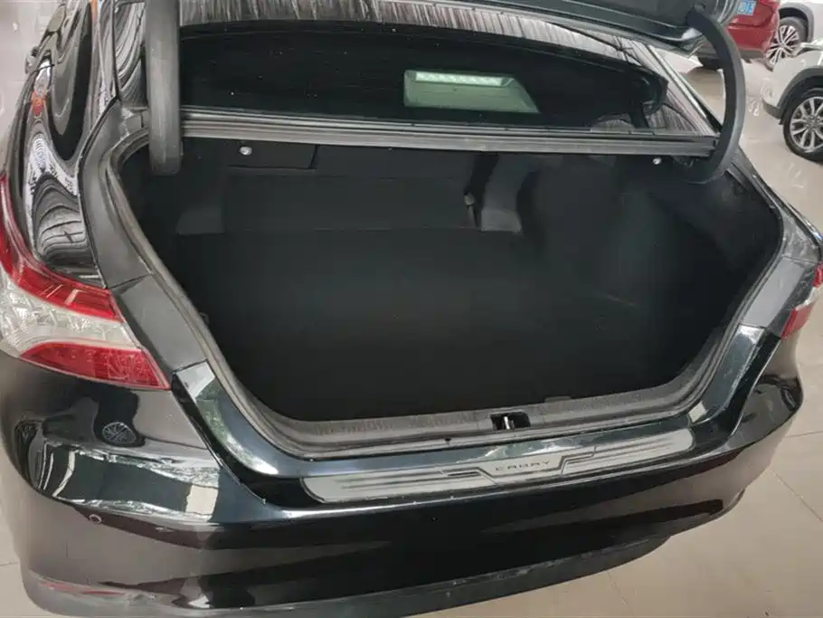 Toyota Camry 2018 2.5G Luxury Edition фото 4