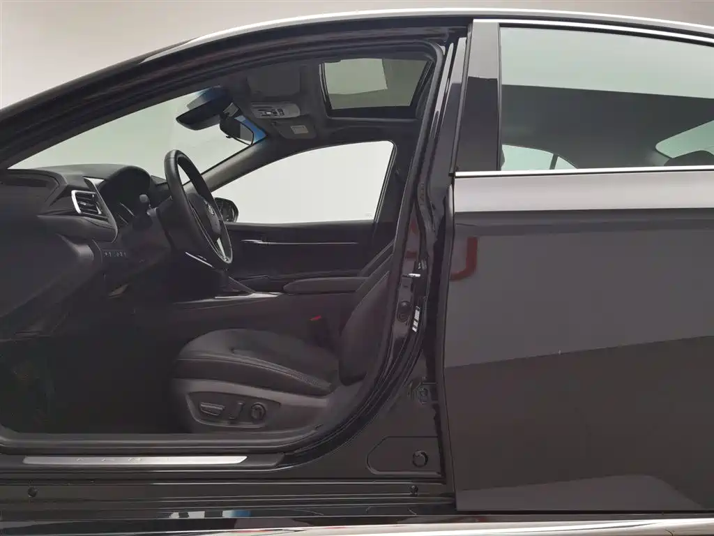 Toyota Camry 2023 2.0G Luxury Edition фото 10
