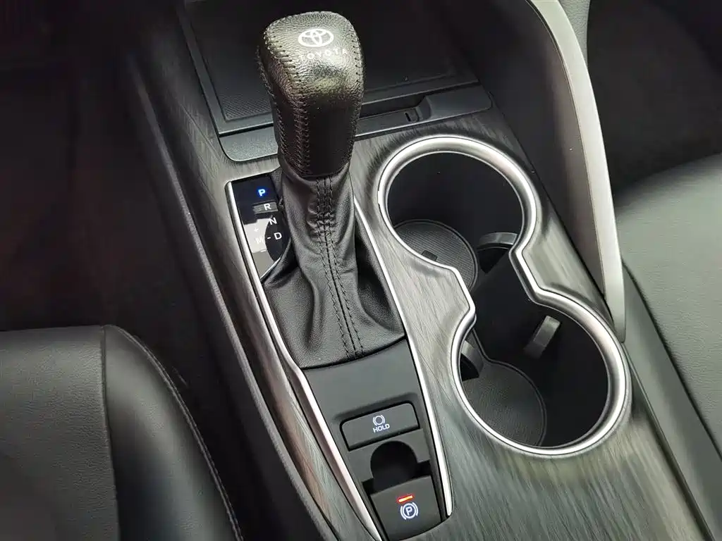 Toyota Camry 2023 2.0G Luxury Edition фото 13