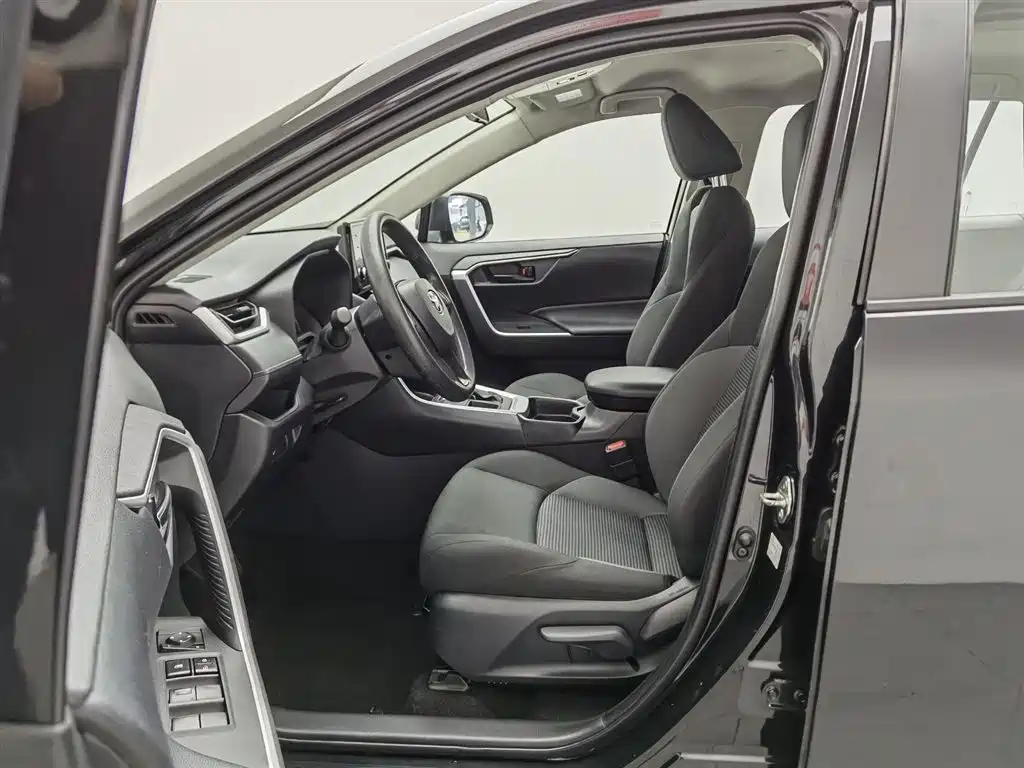 Toyota Wildlander 2022 2.0L CVT FWD Leading Edition фото 10