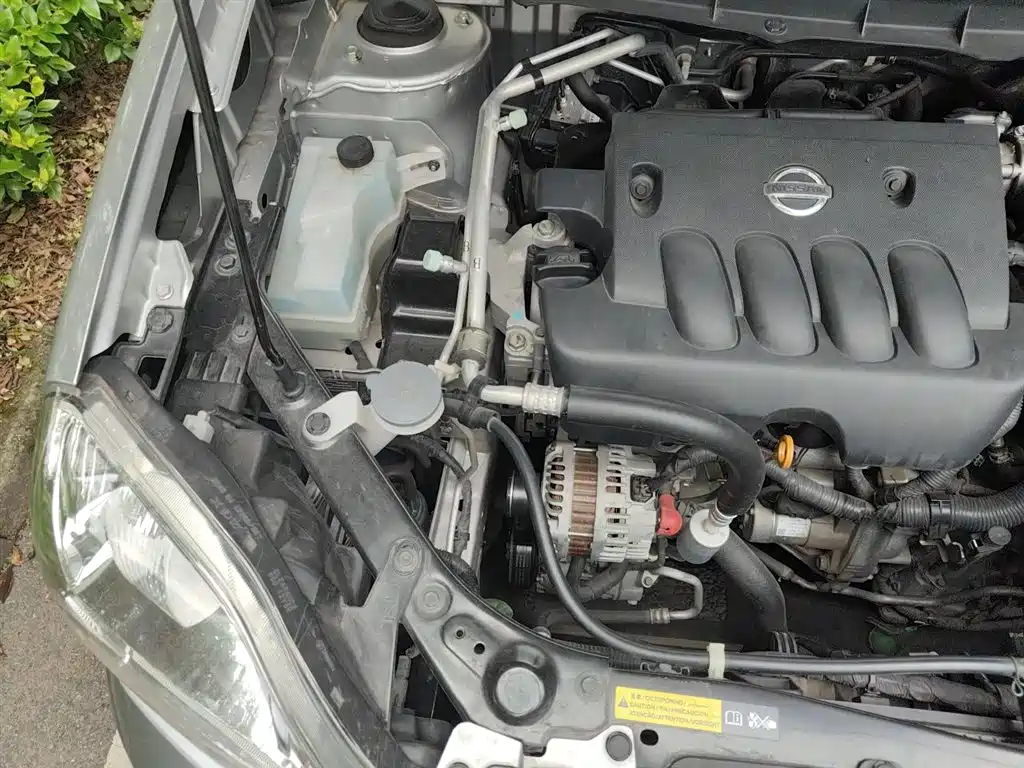 Dongfeng Fengdu MX6 2017 2016 2.0L CVT 2WD Excellence
