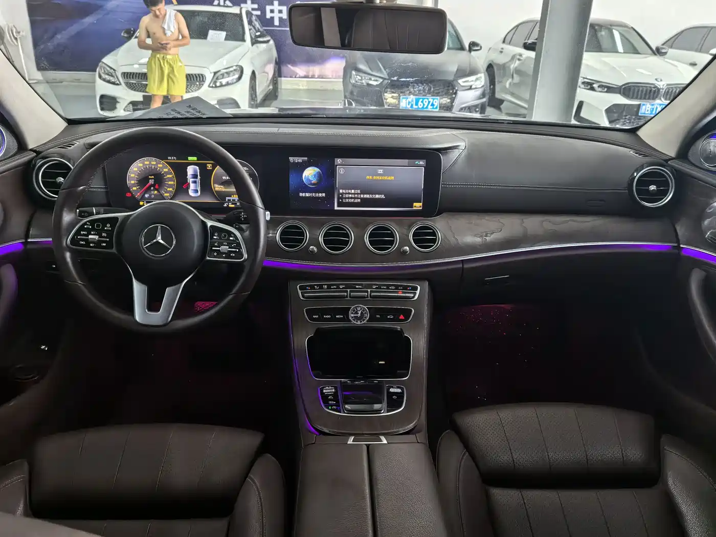 Фото 26 - Mercedes-Benz E-Class
