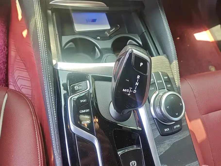 BMW 5 Series 2022 530Li Leading M Sport Package фото 16