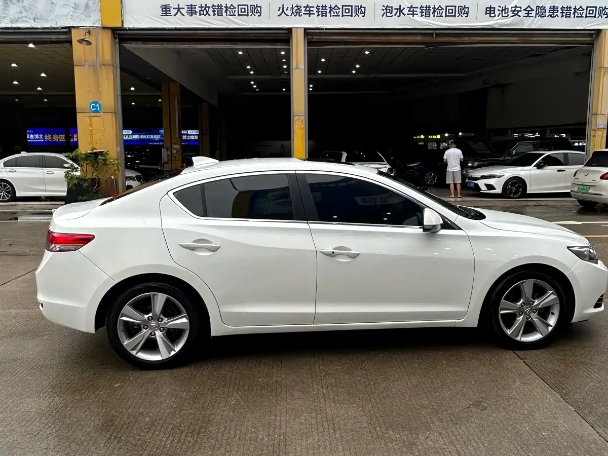 Acura ILX 2013 2.0L Elite фото 14