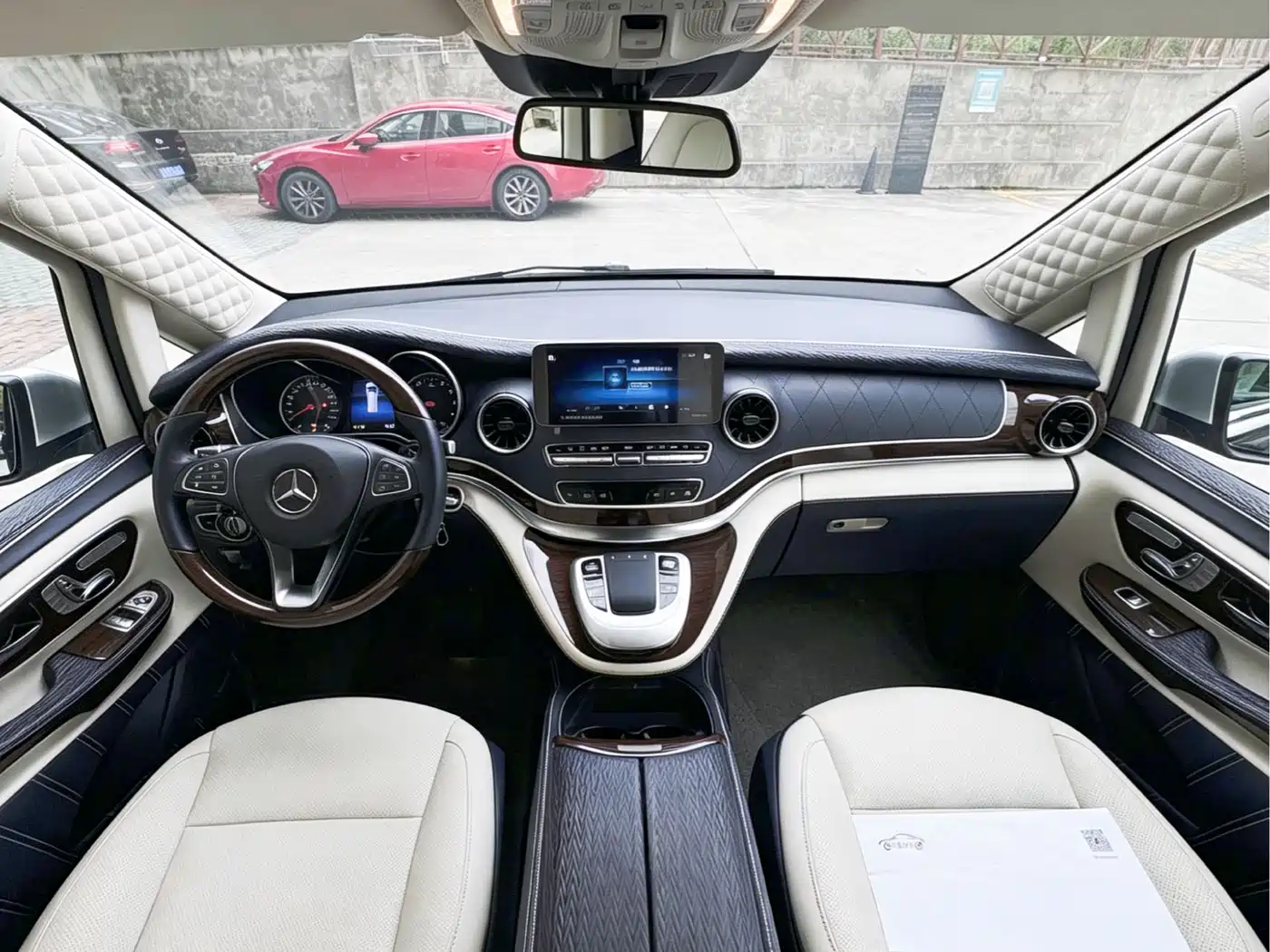 Mercedes-Benz V-Class 2022 V 260 Pilot Edition фото 4