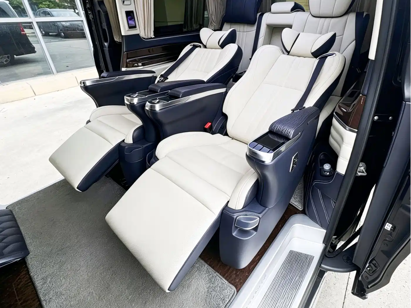 Mercedes-Benz V-Class 2022 V 260 Pilot Edition фото 6