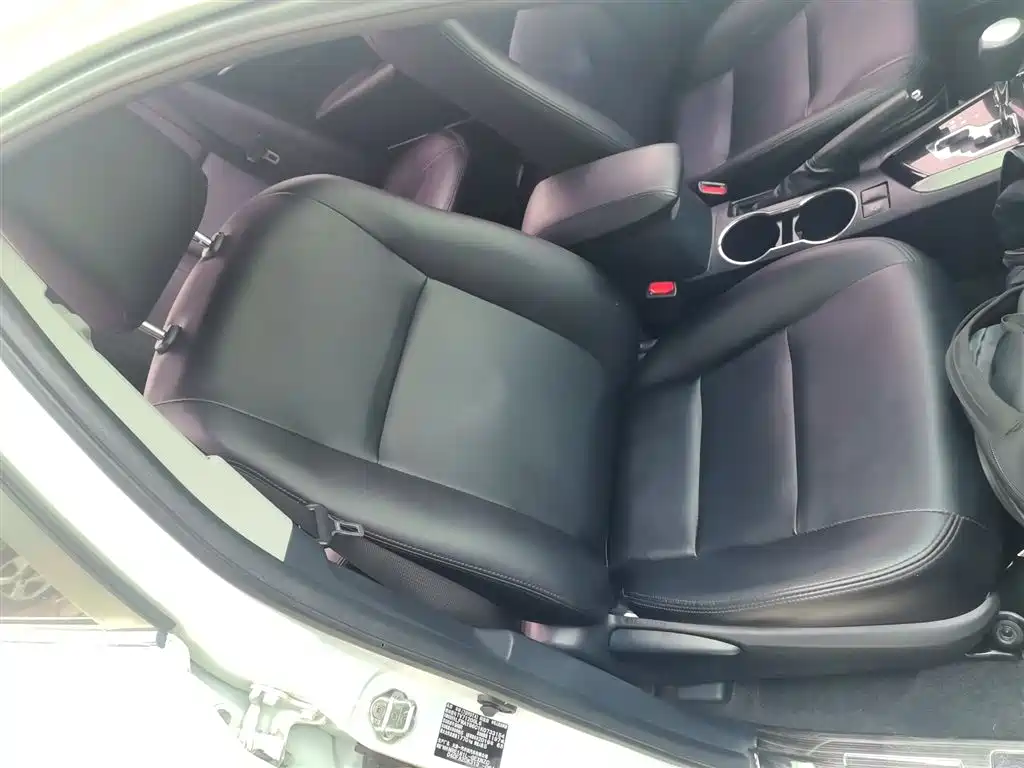 Toyota Corolla 2017 Facelift 1.2T S-CVT GL фото 17