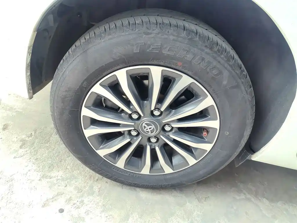 Toyota Corolla 2017 Facelift 1.2T S-CVT GL фото 22