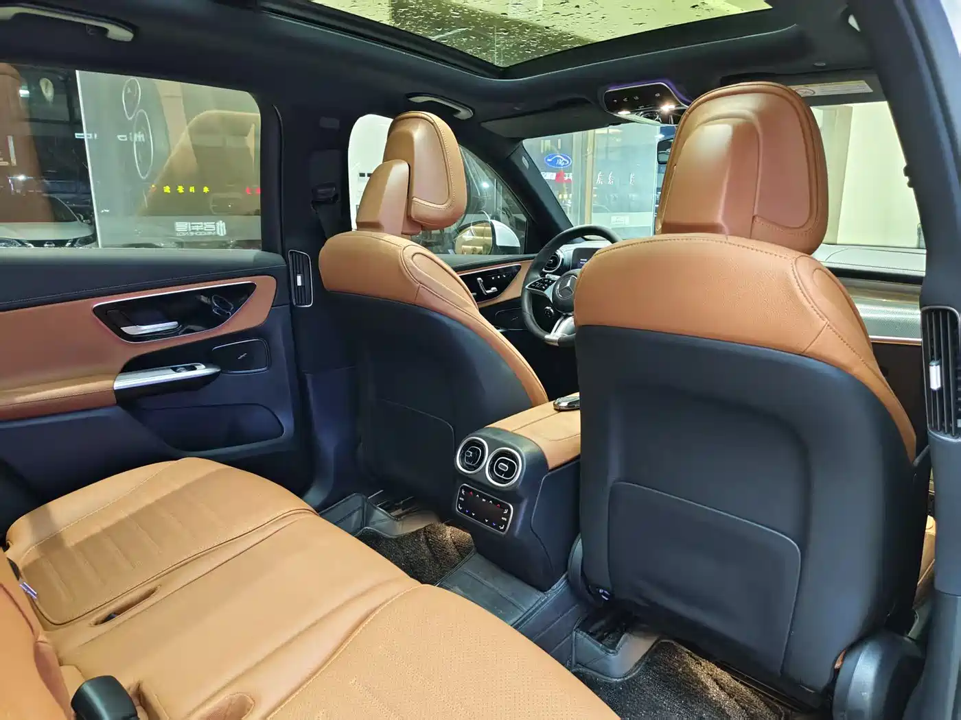 Mercedes-Benz GLC 2024 GLC 260 L 4MATIC Dynamic 7-seater фото 14